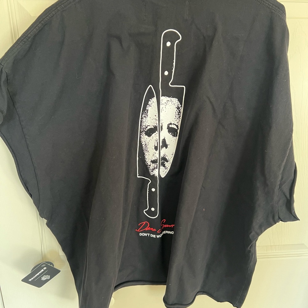 Darc Sport Crop Oversized Halloween Cut Off with Knife and Mask Design